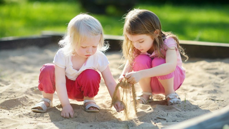 как научить ребенка дружить, как научить ребенка дружить в детском саду