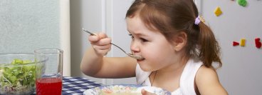 Как приучить ребенка к правильному питанию
